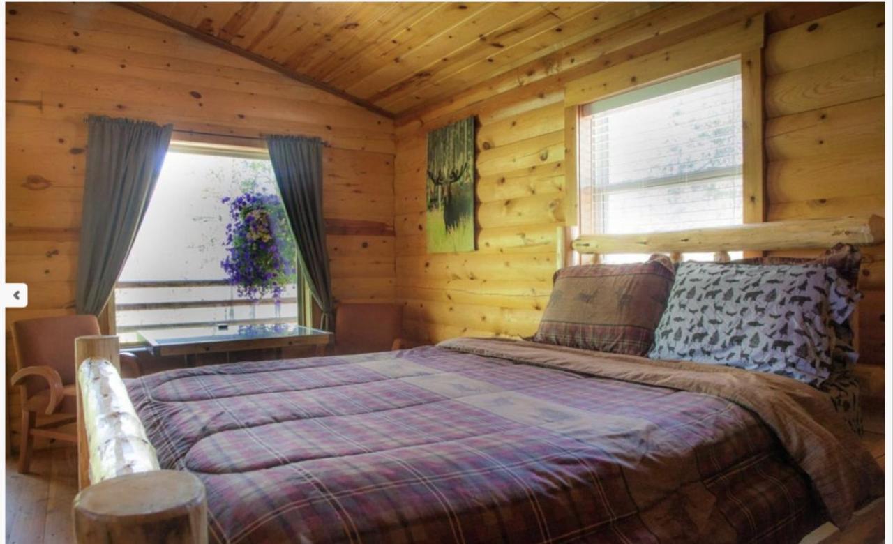 Summit Mountain Lodge And Steakhouse East Glacier Park Village Εξωτερικό φωτογραφία