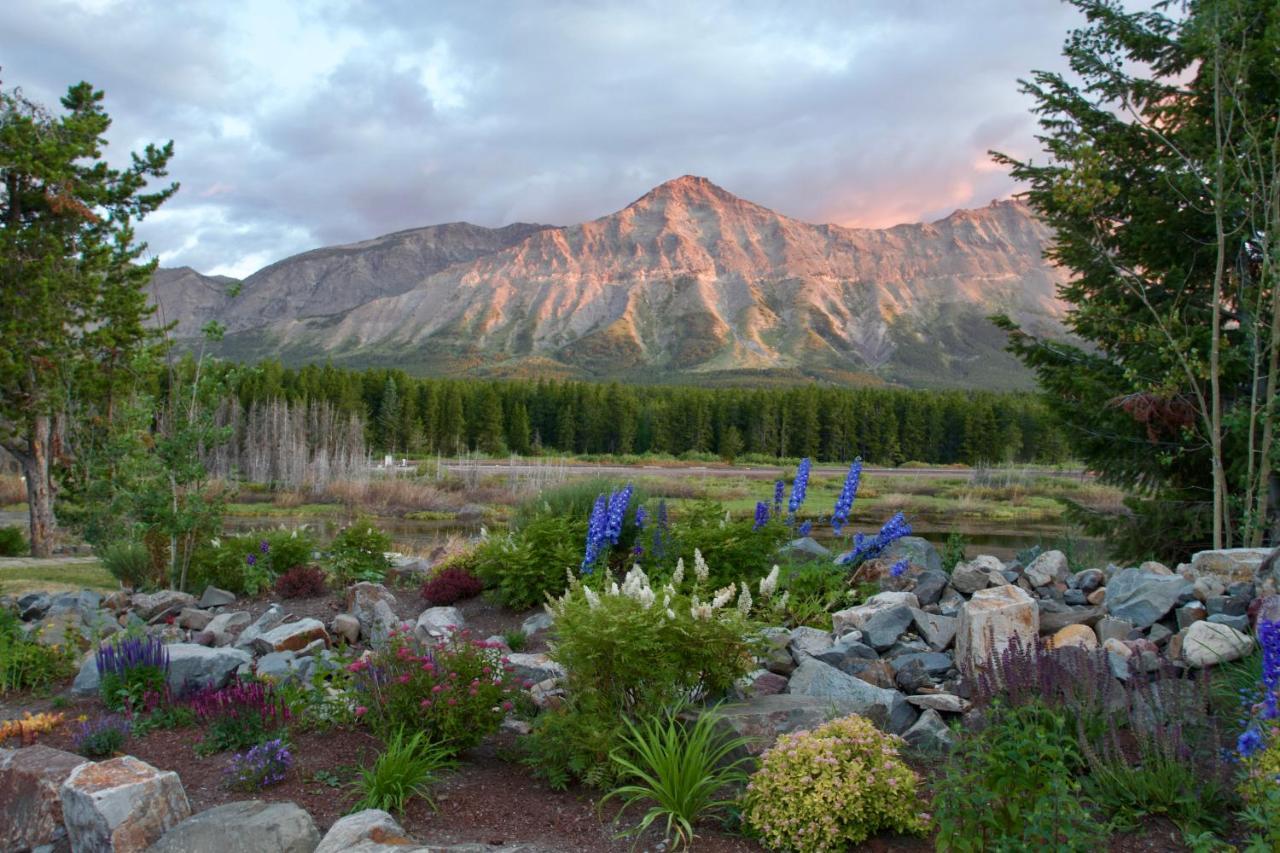 Summit Mountain Lodge And Steakhouse East Glacier Park Village Εξωτερικό φωτογραφία