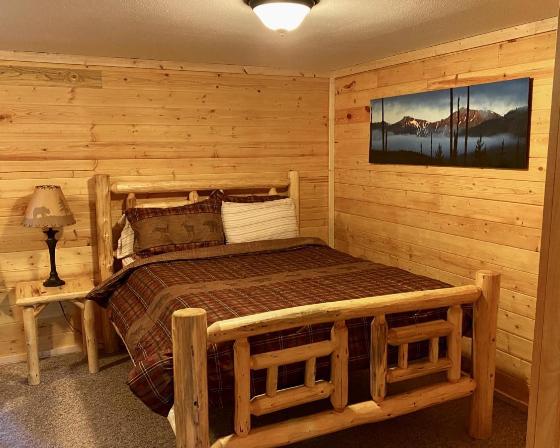 Summit Mountain Lodge And Steakhouse East Glacier Park Village Εξωτερικό φωτογραφία