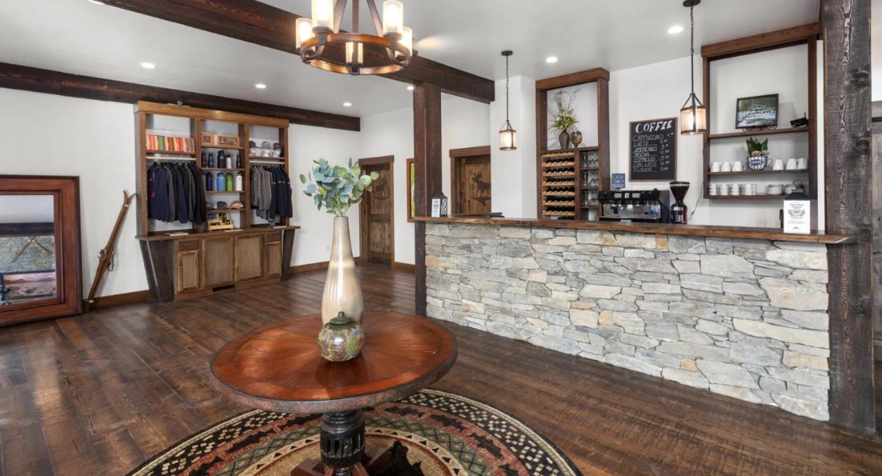 Summit Mountain Lodge And Steakhouse East Glacier Park Village Εξωτερικό φωτογραφία