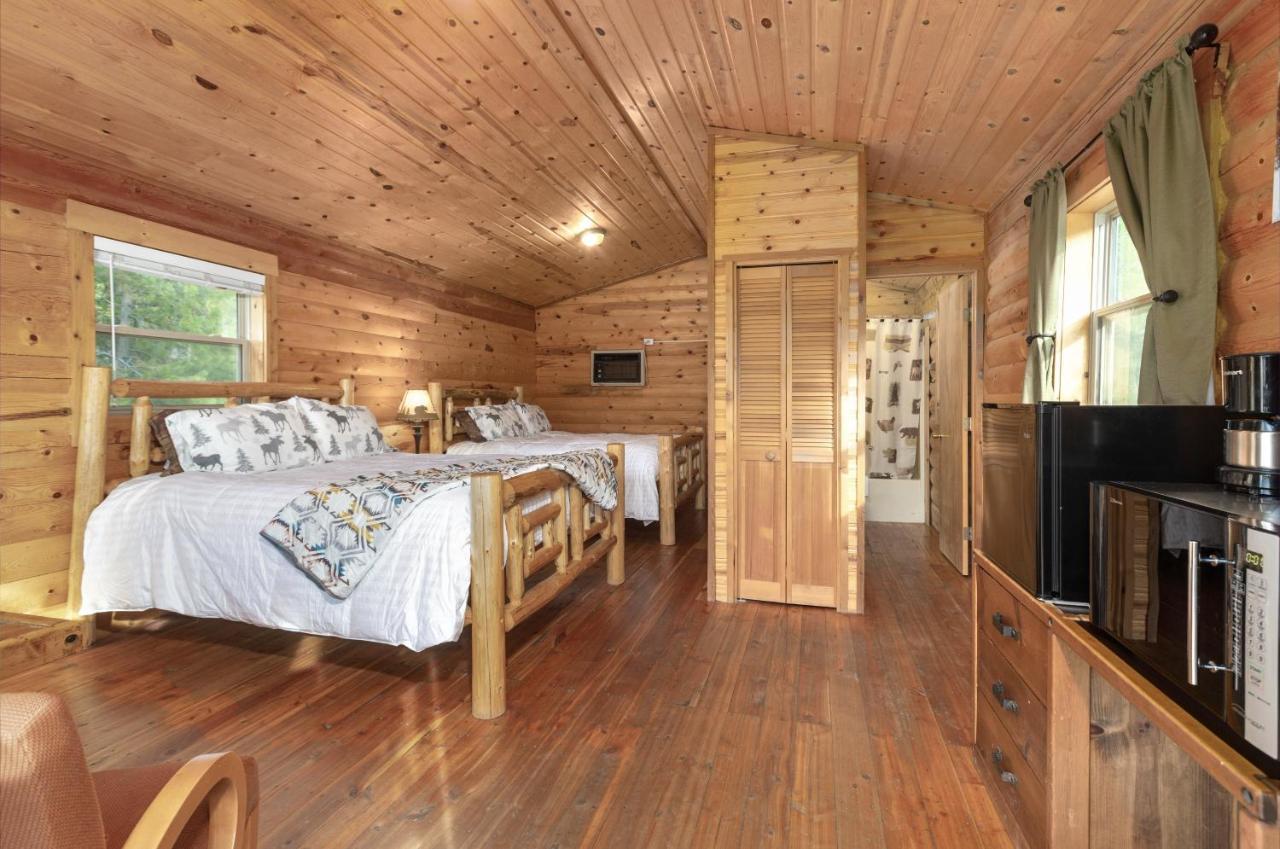 Summit Mountain Lodge And Steakhouse East Glacier Park Village Εξωτερικό φωτογραφία