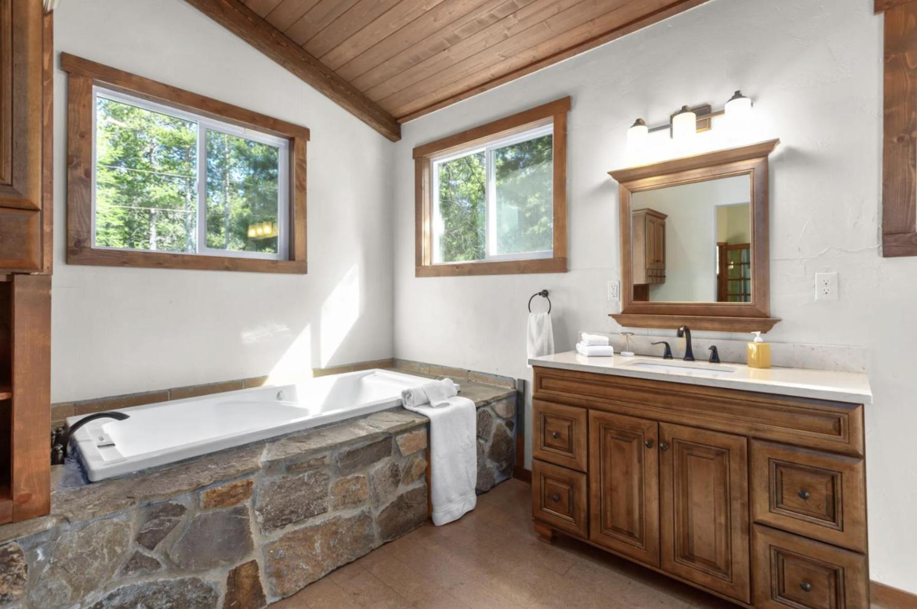 Summit Mountain Lodge And Steakhouse East Glacier Park Village Εξωτερικό φωτογραφία