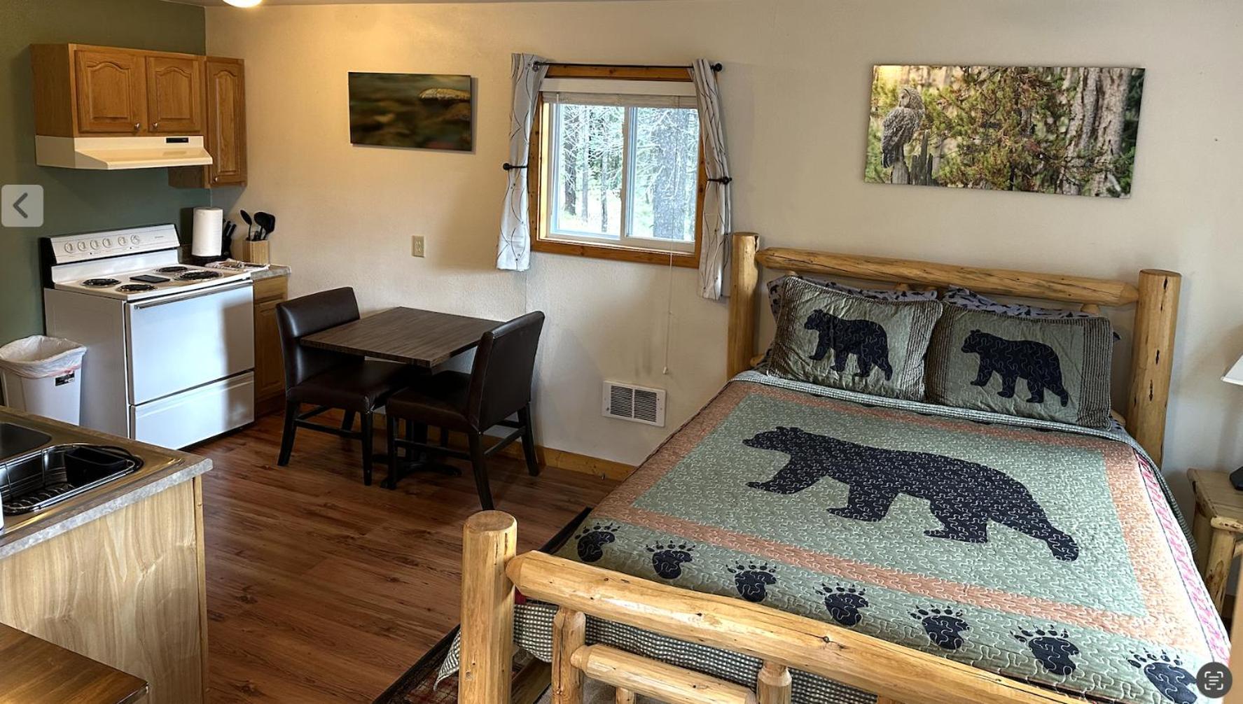 Summit Mountain Lodge And Steakhouse East Glacier Park Village Εξωτερικό φωτογραφία