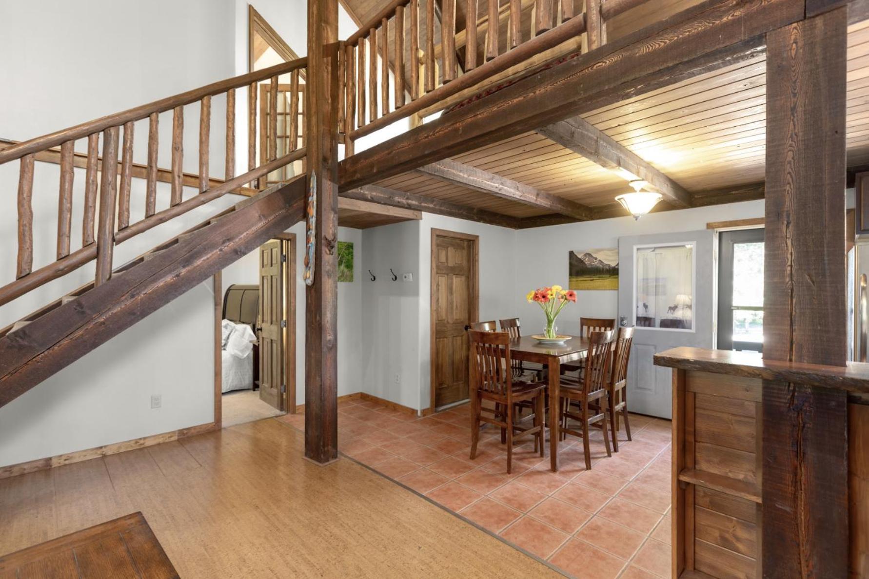 Summit Mountain Lodge And Steakhouse East Glacier Park Village Εξωτερικό φωτογραφία