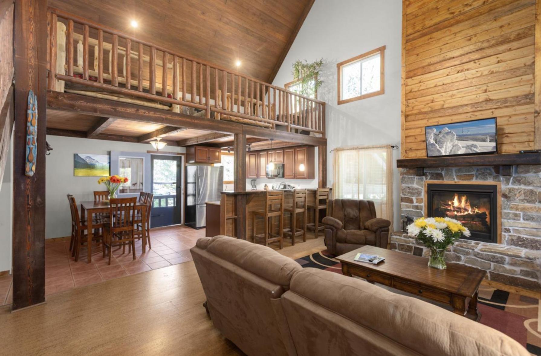 Summit Mountain Lodge And Steakhouse East Glacier Park Village Εξωτερικό φωτογραφία