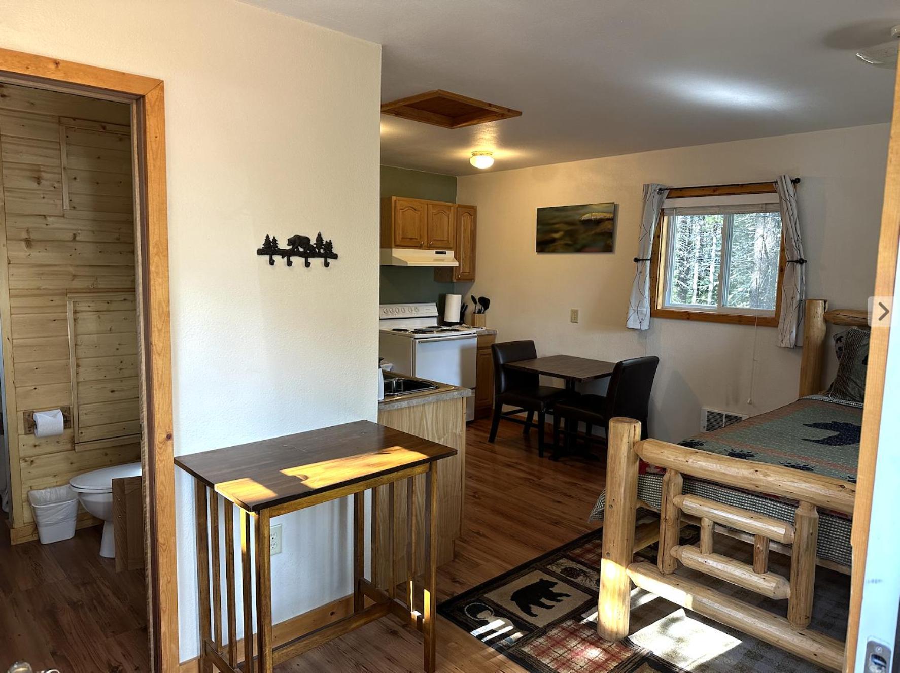 Summit Mountain Lodge And Steakhouse East Glacier Park Village Εξωτερικό φωτογραφία