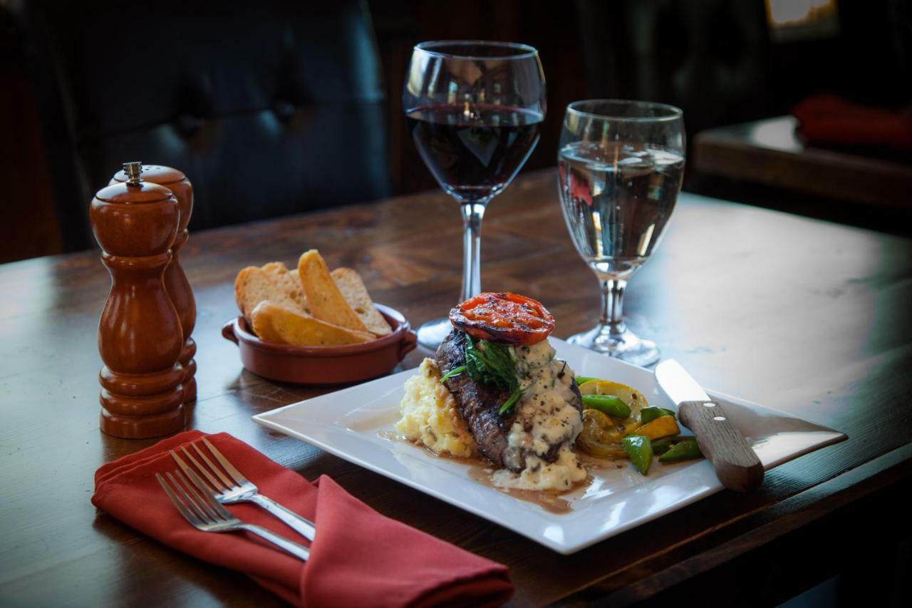 Summit Mountain Lodge And Steakhouse East Glacier Park Village Εξωτερικό φωτογραφία