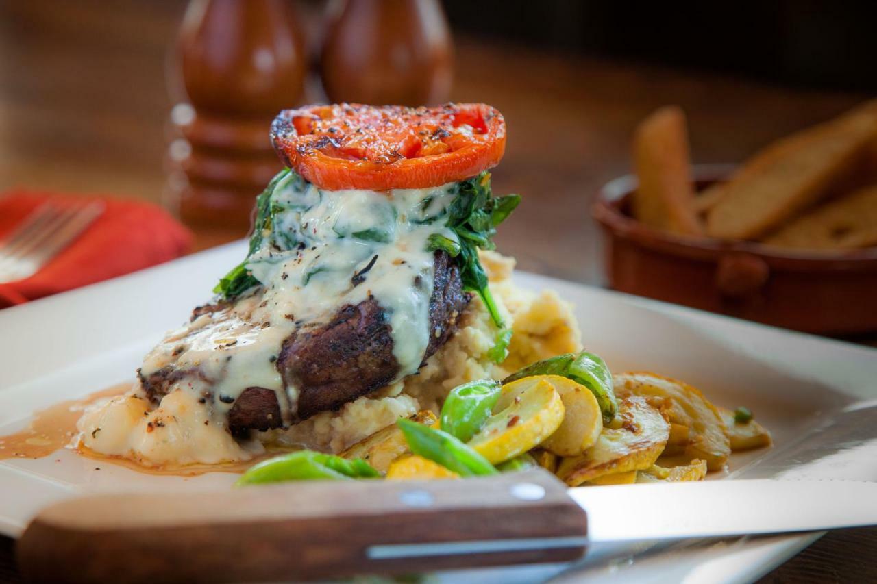 Summit Mountain Lodge And Steakhouse East Glacier Park Village Εξωτερικό φωτογραφία
